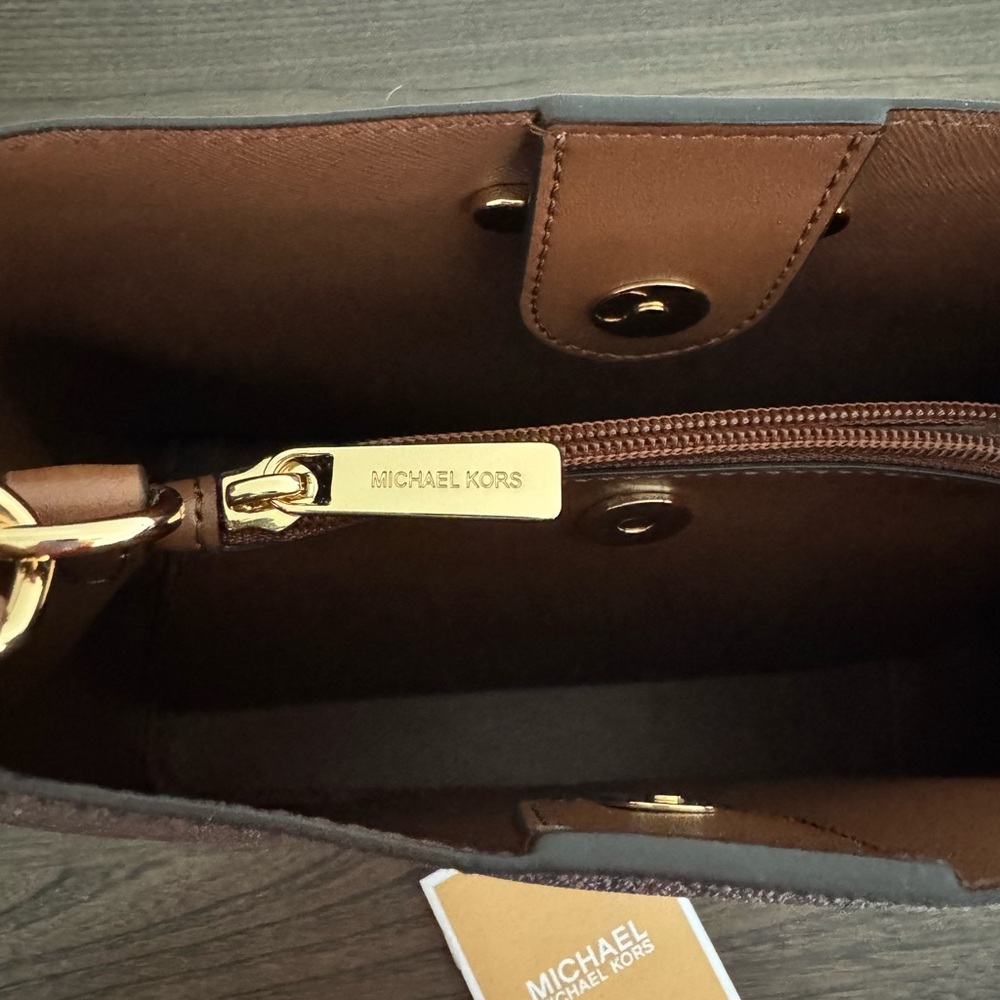 Michael Kors Pratt medium brown signature logo shoulder bag - Picture 6 of 12